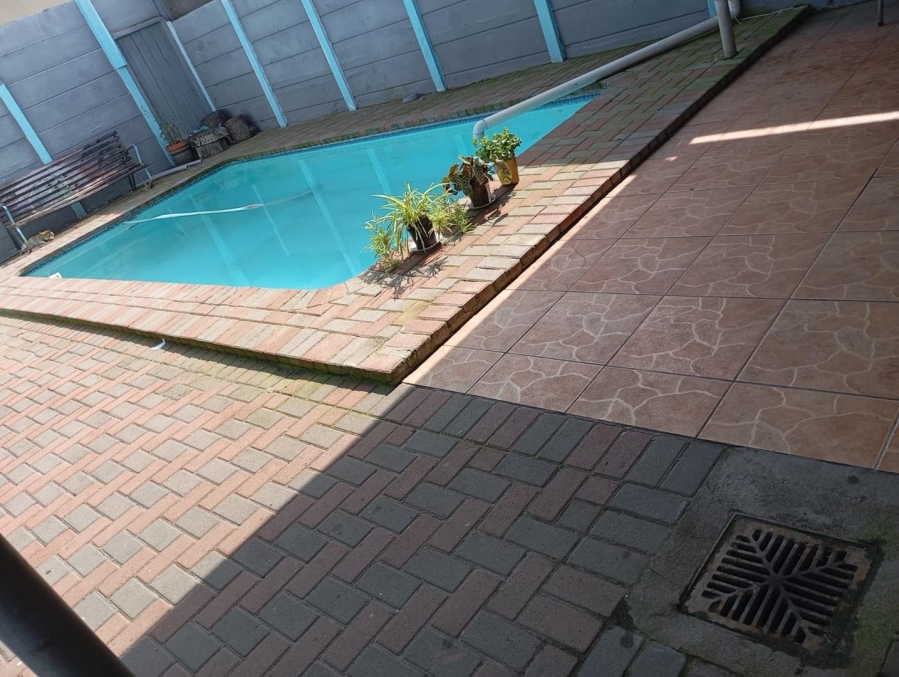 To Let 3 Bedroom Property for Rent in Cravenby Western Cape